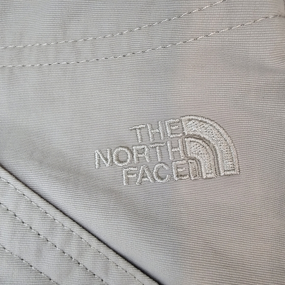 The North Face Cargo Shorts~size 10 - Picture 12 of 14